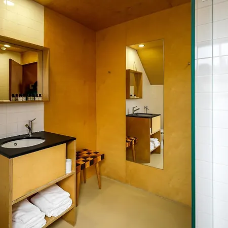 Casa Penhas Douradas - Burel Expedition 4* Мантейгас