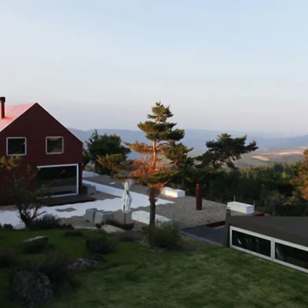 Casa Penhas Douradas - Burel Expedition 4* مانتيغاز