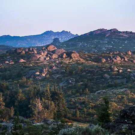 Casa Penhas Douradas - Burel Expedition 4* Мантейгас