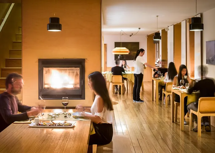 Casa Penhas Douradas - Burel Expedition 4* Мантейгас