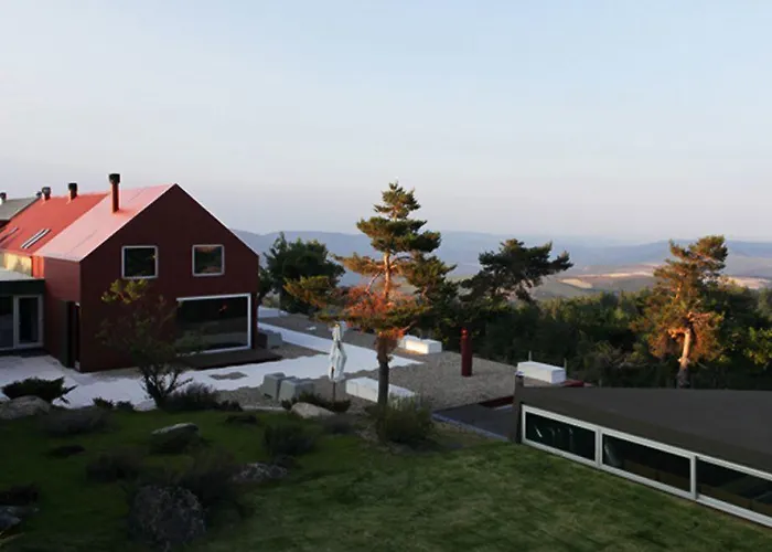 Casa Penhas Douradas - Burel Expedition 4* Мантейгас